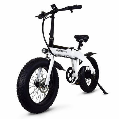 JupiterBikes_White Defiant electric bike with black tires on a white background, featuring the brand 'JupiterBike'.
