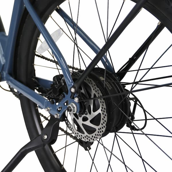JupiterBike_Close-up of the Journey electric bicycle wheel with chain and gear on a white background